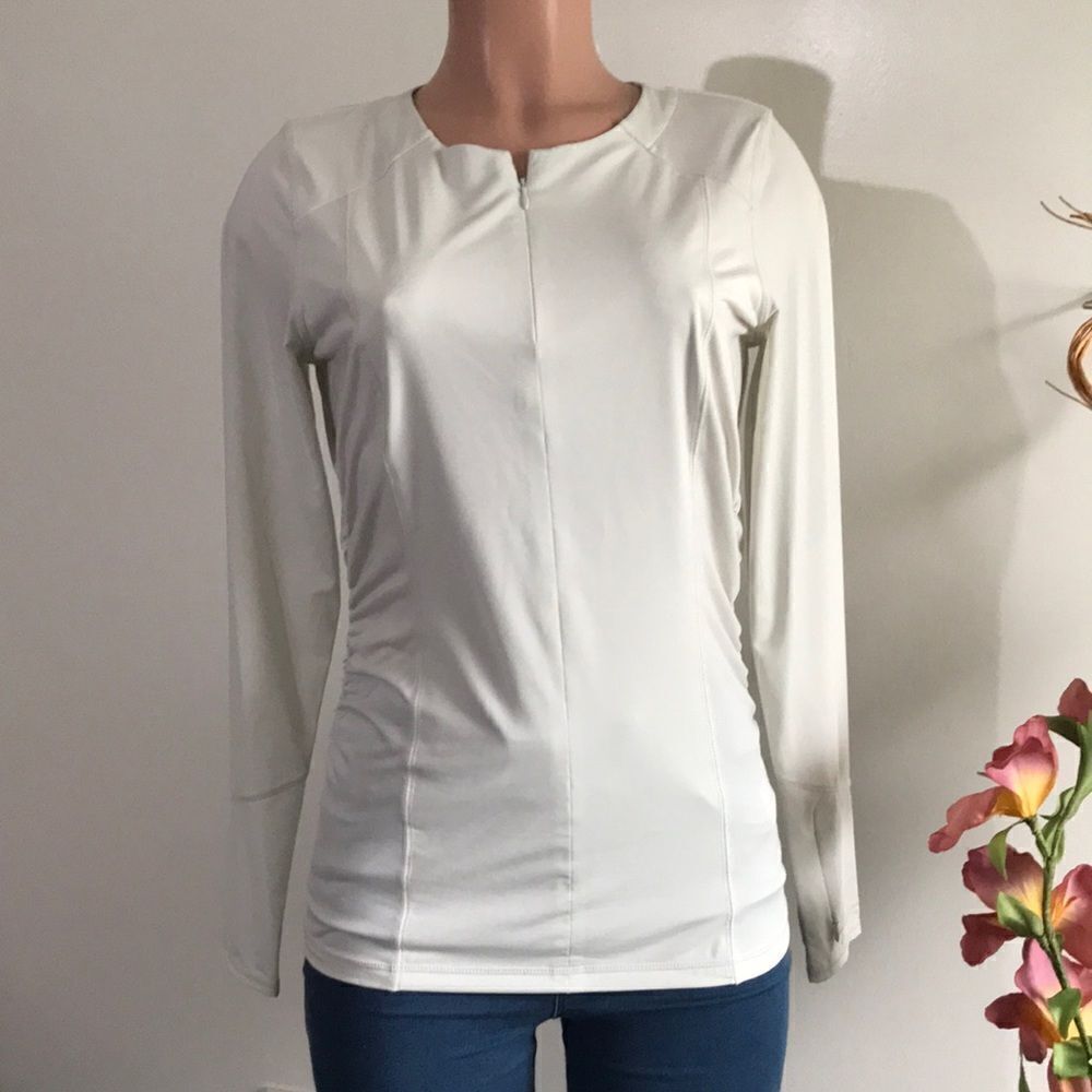 zuda Z-Sol Ruching Detail Knit Top - Picture 2 of 9